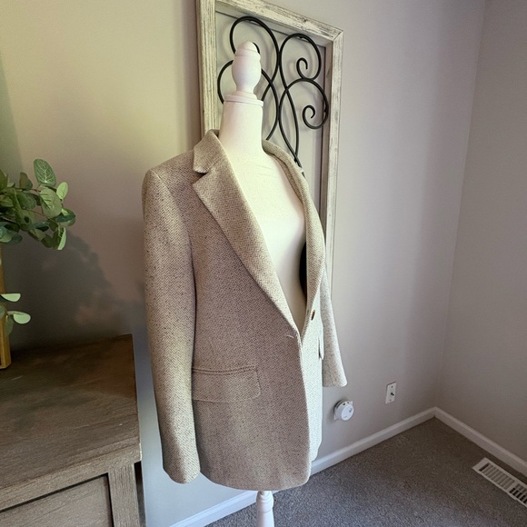 Banana Republic Beige Blazer Classic Tailored Design - Picture 4 of 4